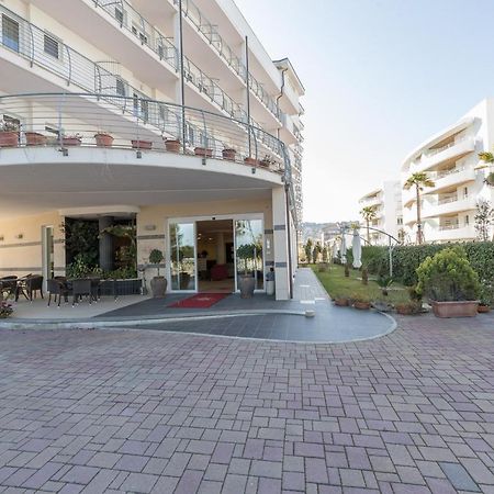 Hotel La Ninfea Montesilvano Exterior photo
