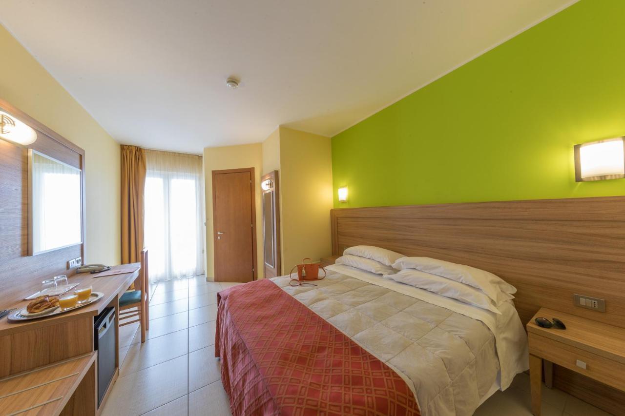 Hotel La Ninfea Montesilvano Exterior photo
